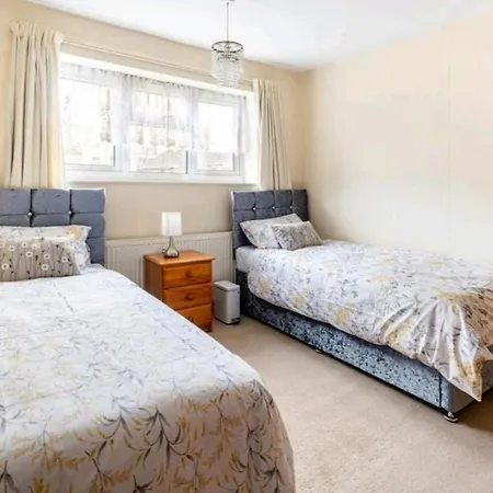 London Stratford Holiday Home Exterior photo