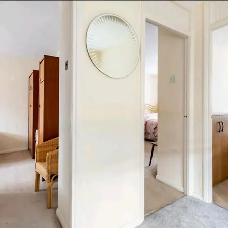 London Stratford Holiday Home Exterior photo