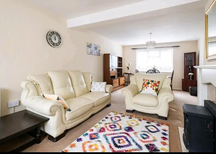 London Stratford Holiday Home